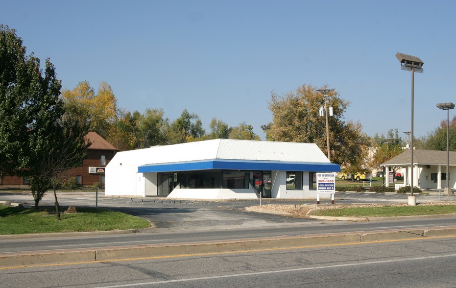 509 NW 7 Hwy, Blue Springs, MO for lease - Building Photo - Image 2 of 5