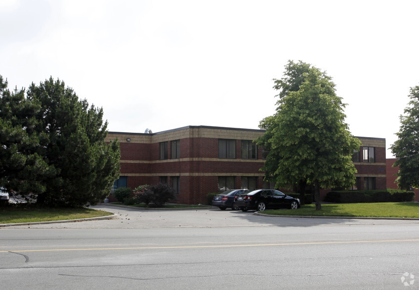 5655 Timberlea Blvd, Mississauga, ON for sale - Building Photo - Image 2 of 2