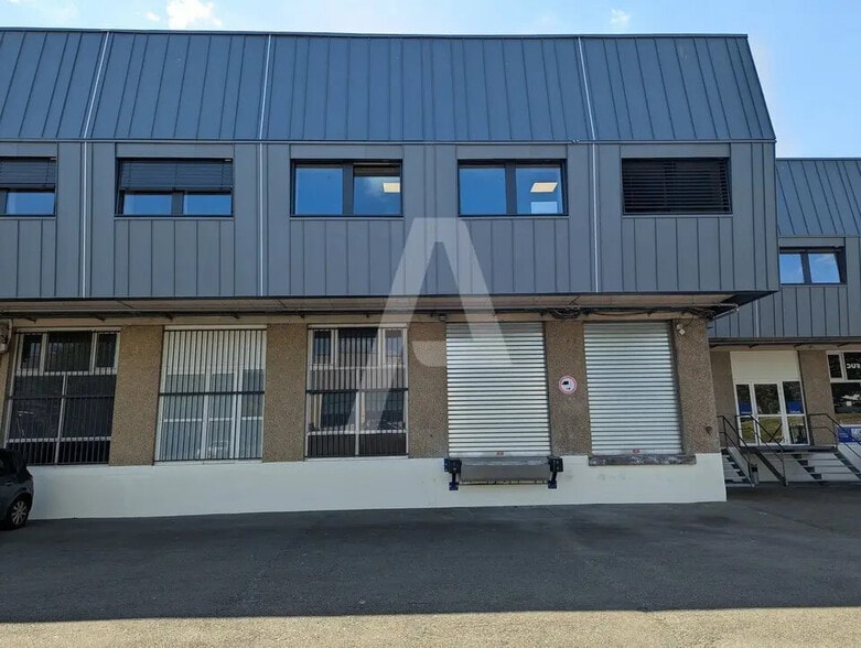 Industrial in Courtaboeuf for lease - Building Photo - Image 2 of 7