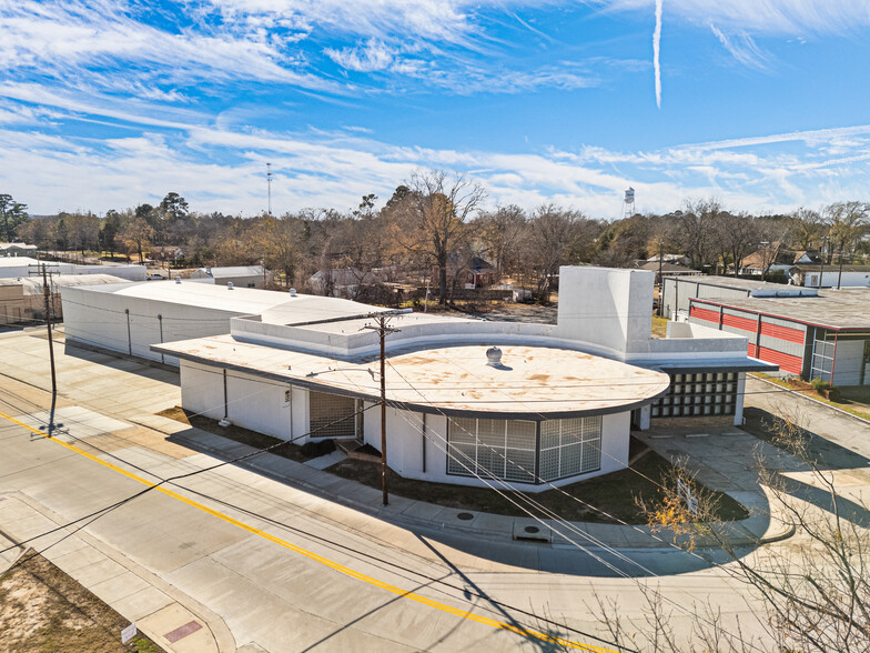 500 E Main St, Kilgore, TX for sale - Building Photo - Image 1 of 50