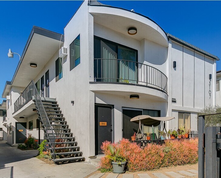 3109 S Canfield Ave, Los Angeles, CA 90034