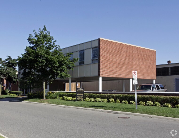 1066 Commerce Rd, Birmingham, MI for sale - Primary Photo - Image 1 of 1