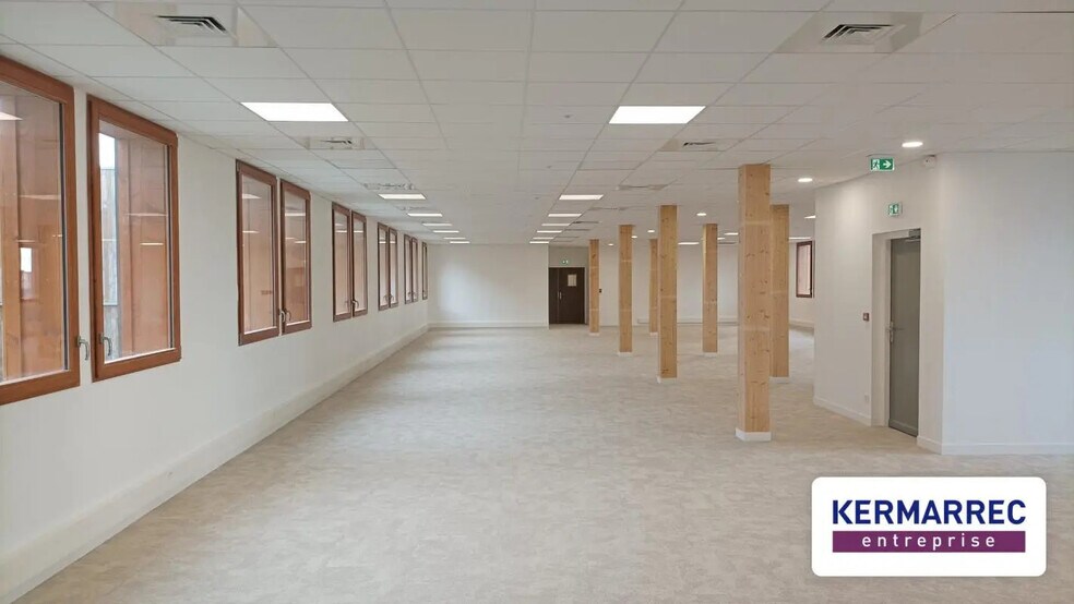 Office in Nantes for lease - Building Photo - Image 2 of 10