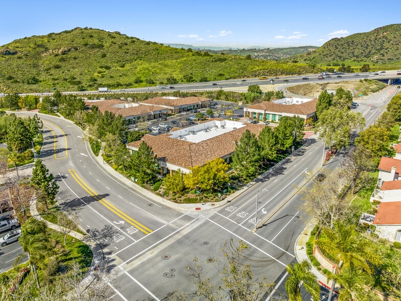 803 Camarillo Springs Rd, Camarillo, CA for sale - Building Photo - Image 3 of 15