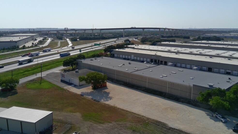 8539 NE Loop 410, San Antonio, TX for lease - Building Photo - Image 2 of 40