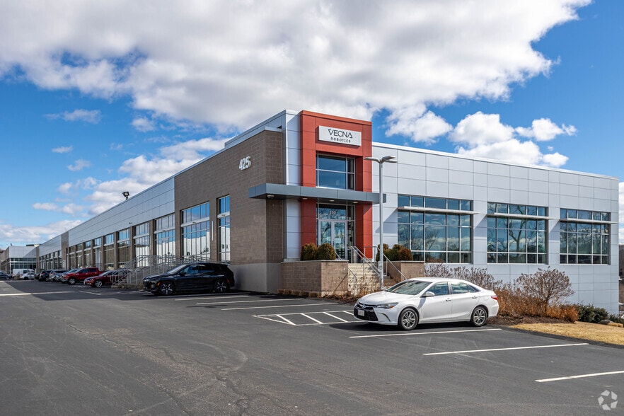 425 Waverley Oaks Rd, Waltham, MA for lease - Primary Photo - Image 1 of 7