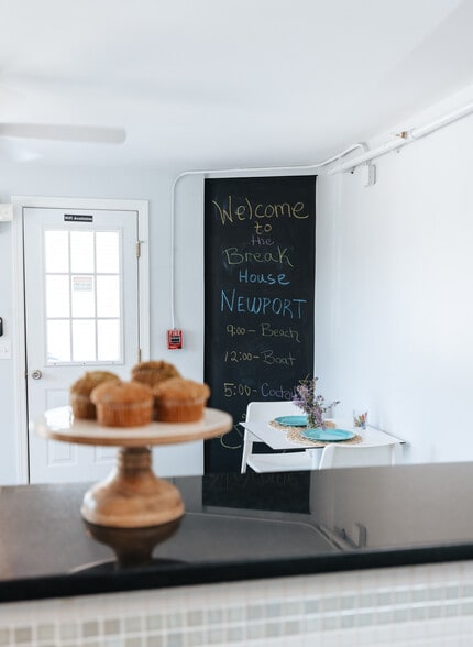 28 Weaver Ave, Newport, RI for sale - Interior Photo - Image 1 of 9