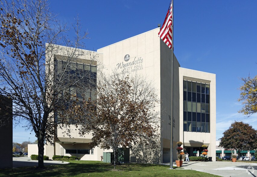 3200 Biddle Ave, Wyandotte, MI 48192