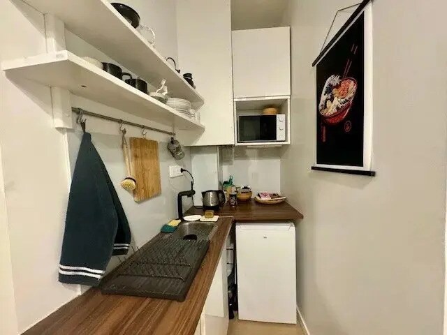 Office in Paris for lease - Interior Photo - Image 3 of 6