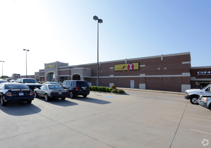 533-605 W McDermott Dr, Allen, TX for lease - Building Photo - Image 2 of 3