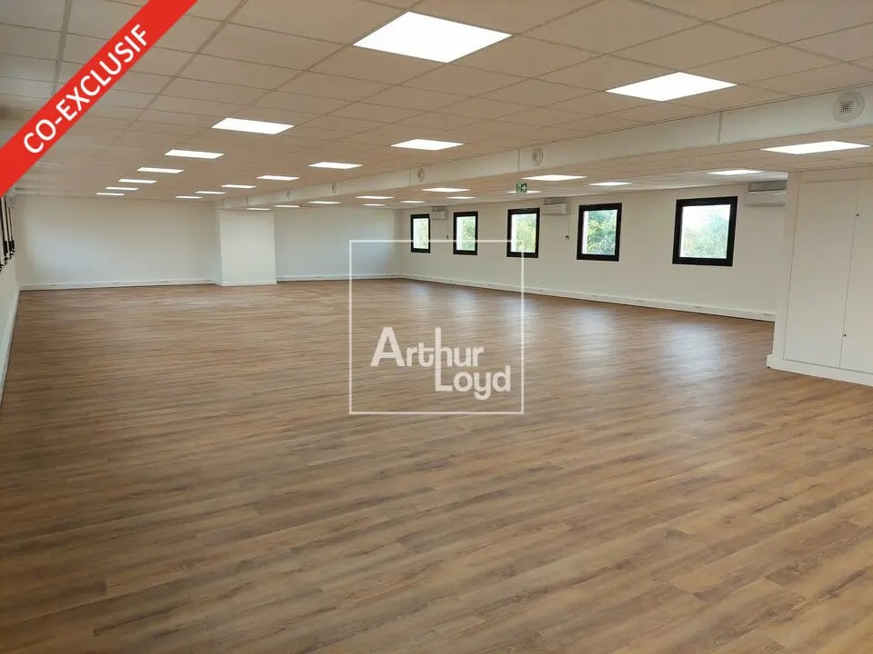 Office in Lieusaint for lease Interior Photo- Image 1 of 2