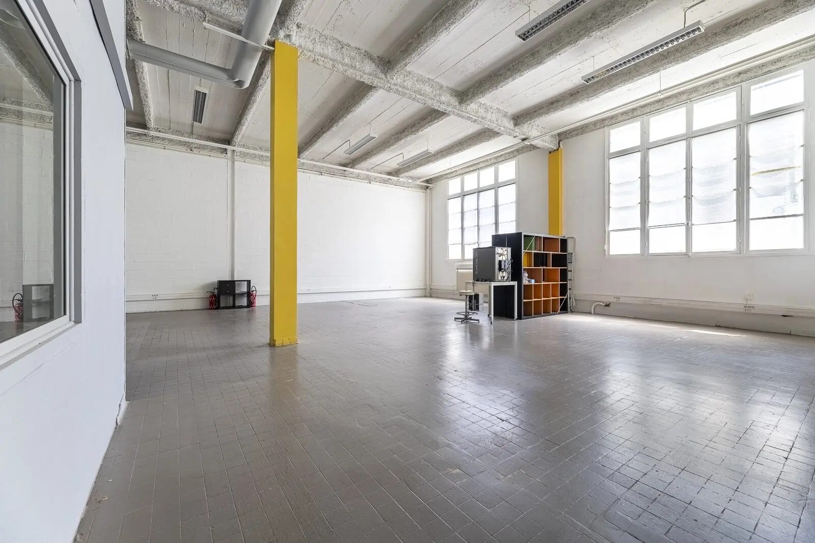 Office in Montreuil for lease Building Photo- Image 1 of 6