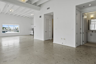 331 NW 26th St, Miami, FL for lease Interior Photo- Image 2 of 9