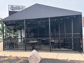 6764 W Forest Preserve Dr, Harwood Heights IL - Bar