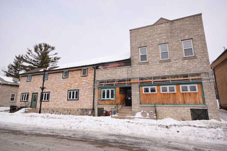 326 Commerce St, West Bend, WI for sale - Primary Photo - Image 1 of 1