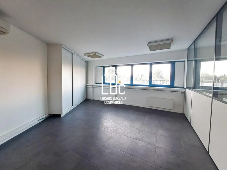 2 Rue Victor Hugo, Rezé for lease - Interior Photo - Image 2 of 3