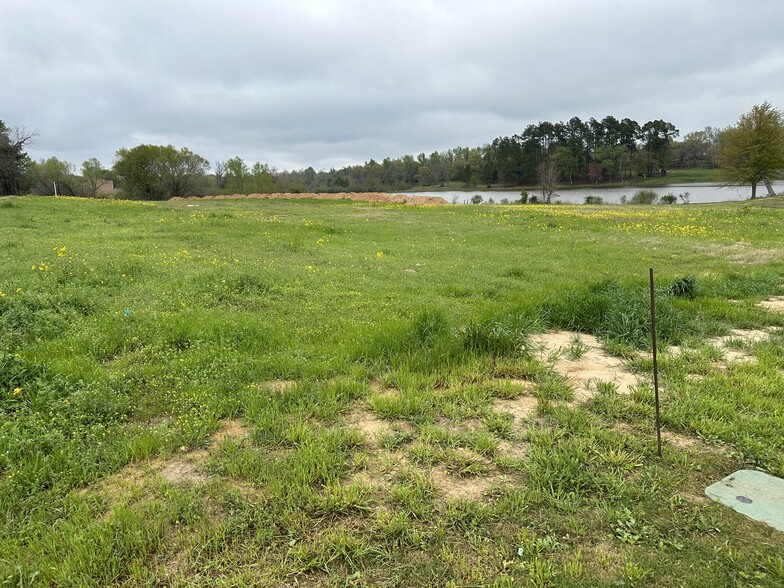 1690 S. Main St., Lindale, TX for sale - Building Photo - Image 2 of 12
