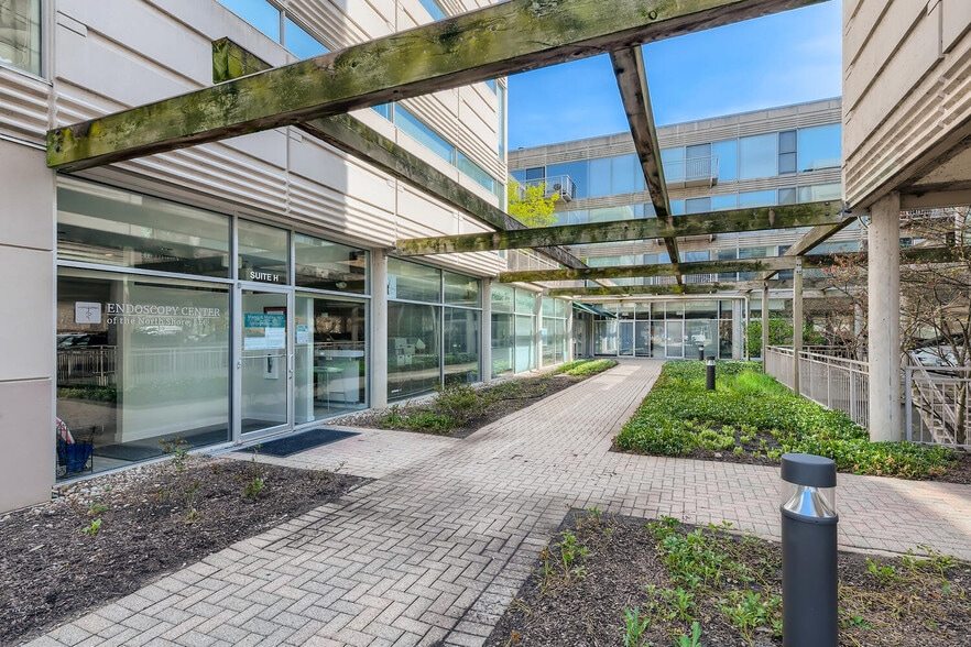 1100 Central Ave, Wilmette, IL for lease - Building Photo - Image 3 of 25