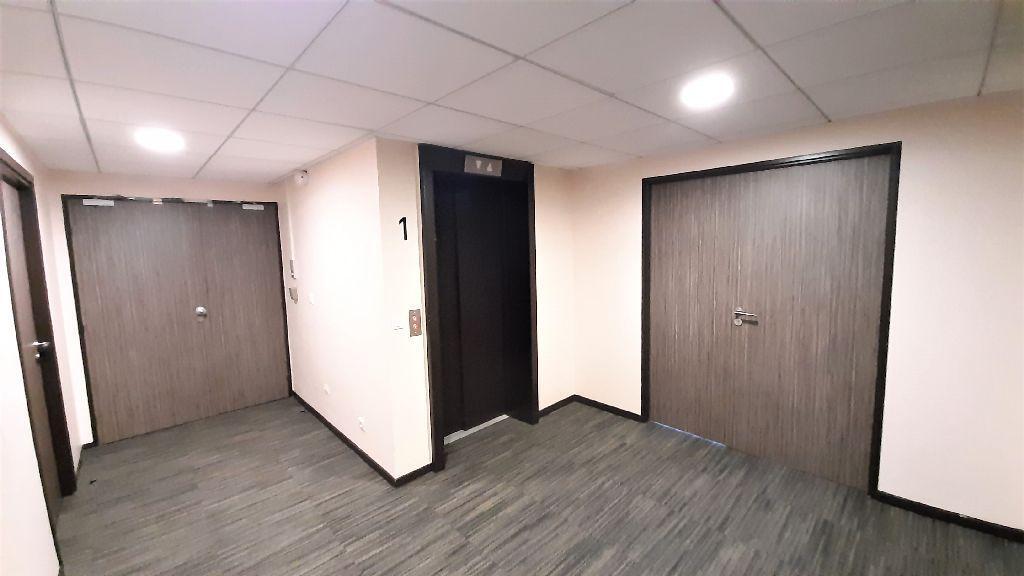 Rueil-Malmaison, HDS 92500 -  -  - Interior Photo - Image 1 of 3