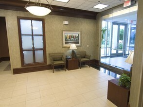 10752 Deerwood Park Blvd, Jacksonville, FL for lease Interior Photo- Image 2 of 9