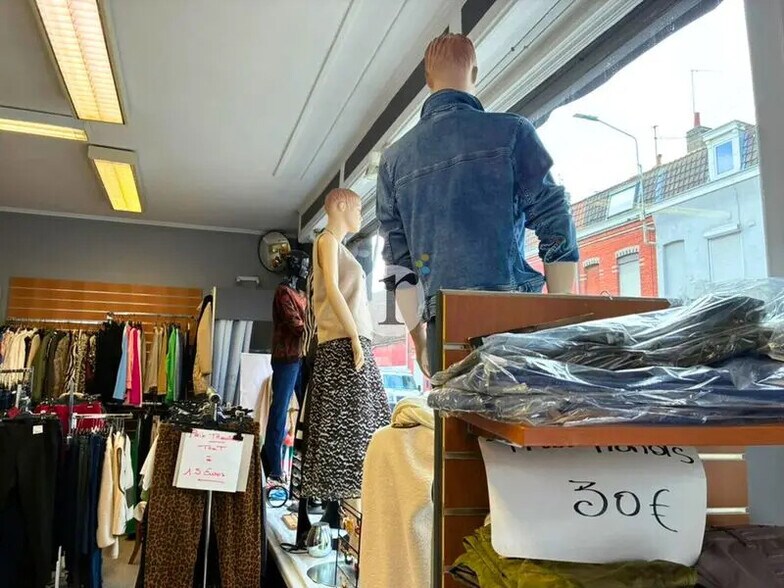 Retail in Lambersart for lease - Interior Photo - Image 2 of 4