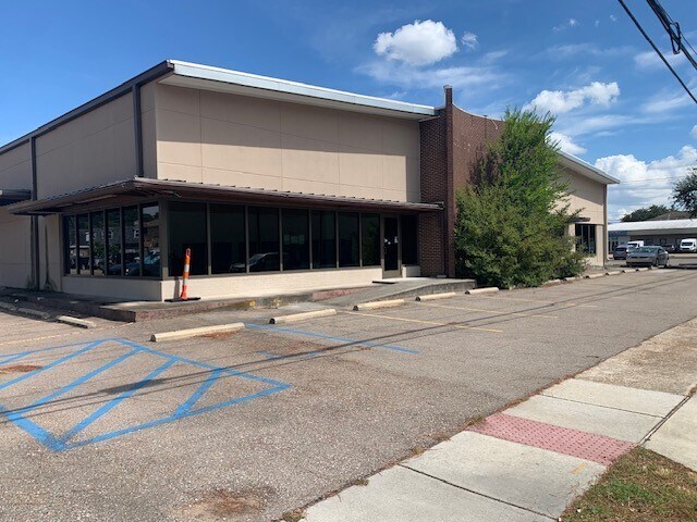 3315 Ridgelake Dr, Metairie, LA for lease Building Photo- Image 1 of 7