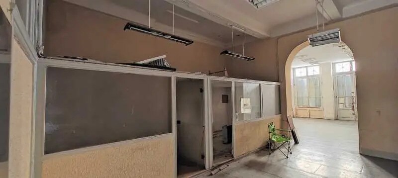 Office in Lyon for sale - Interior Photo - Image 2 of 13