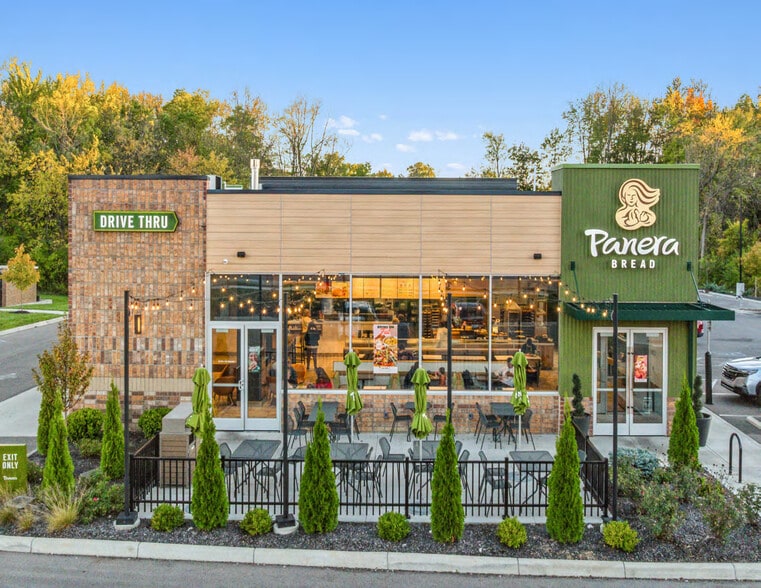 8501 Beechmont Ave, Cincinnati, OH for sale - Building Photo - Image 1 of 4