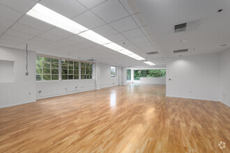 911-915 NE Davis St, Portland, OR for lease Interior Photo- Image 2 of 14