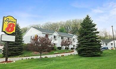 220 Arthur St, Manistee, MI for sale Building Photo- Image 1 of 1