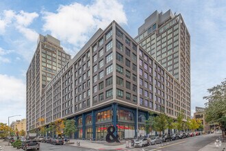 NY N834BZ Jet Force V Boeing 737-73Q(WL) BBJ, MSN 29102