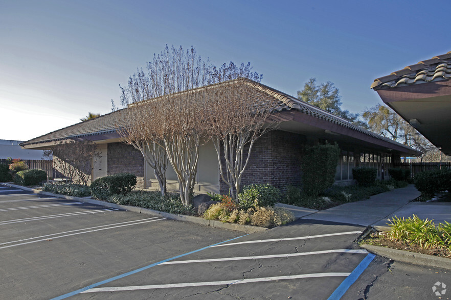 3750 Auburn Blvd, Sacramento, CA for sale - Building Photo - Image 1 of 3