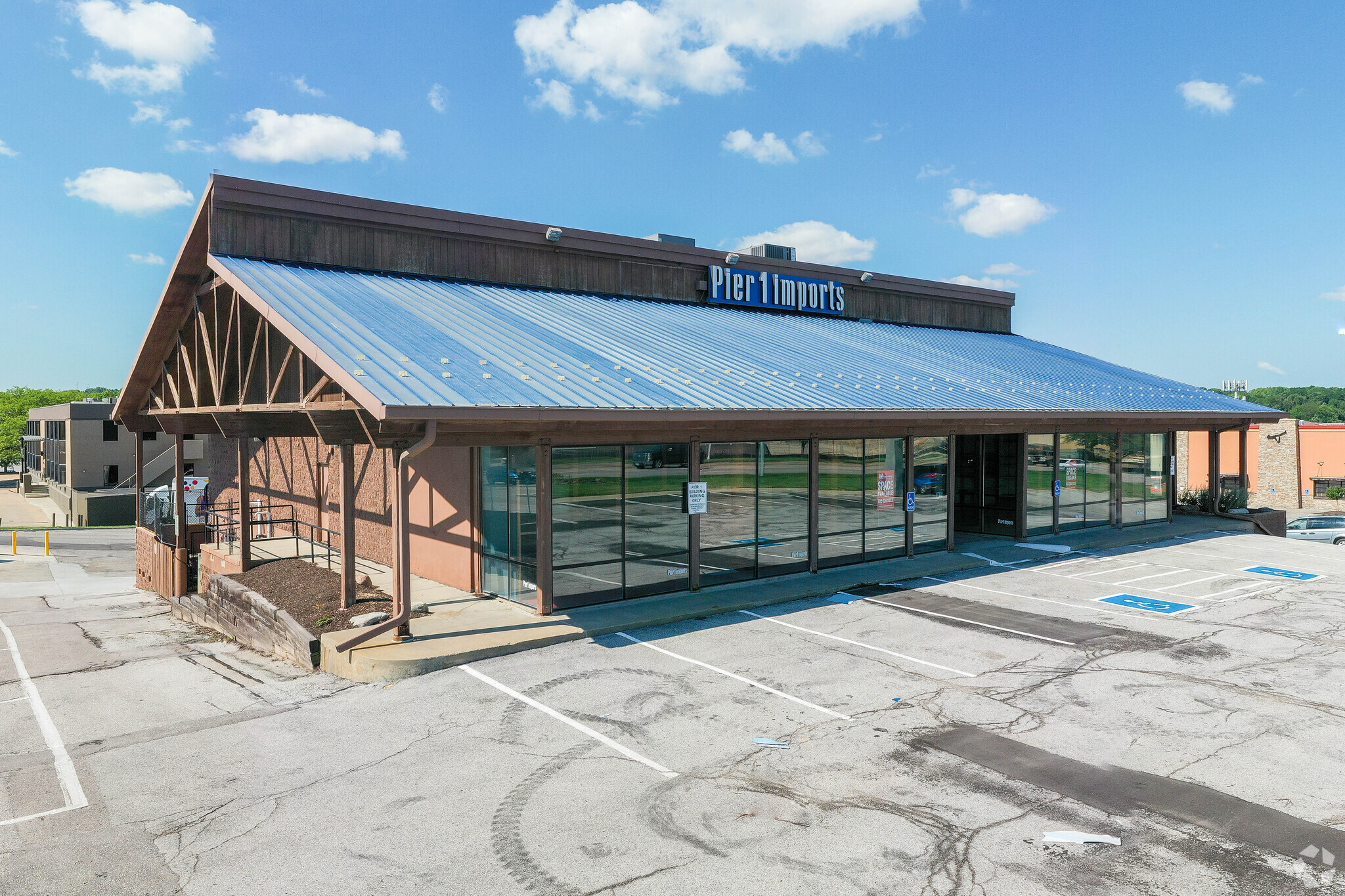 7405-7409 Dodge St, Omaha, NE for lease Building Photo- Image 1 of 8