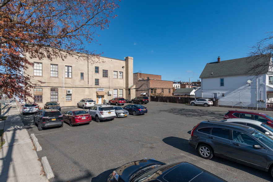 166-170 Jericho Tpke, Floral Park, NY for lease - Building Photo - Image 3 of 31