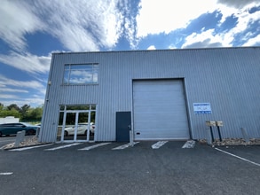 23 Za Du Grand Chemin, Yvrac for lease Interior Photo- Image 1 of 10
