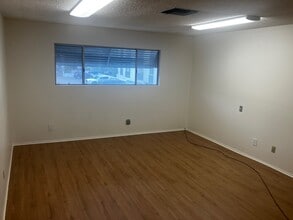 22026-22030 Ventura Blvd, Woodland Hills, CA for lease Interior Photo- Image 1 of 2