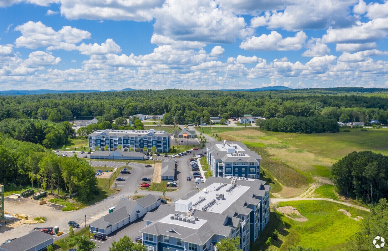 683 Daniel ster Hwy, Merrimack, NH 03054 Flex