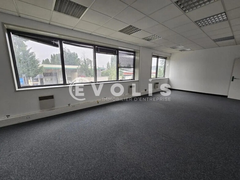 Office in Palaiseau for sale - Interior Photo - Image 2 of 8