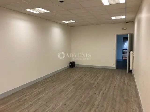 Office in Blois for lease Interior Photo- Image 1 of 5