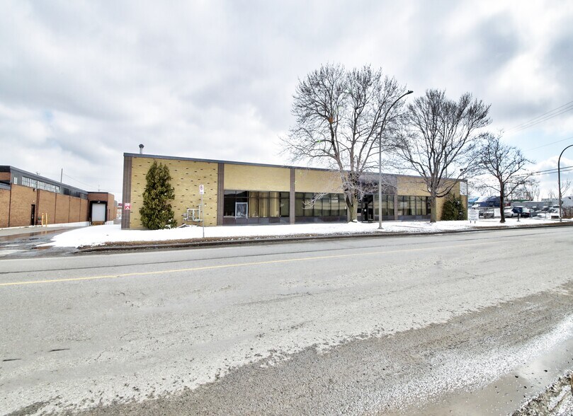 5020 Rue Courval, SaintLaurent, QC H4T 1L1