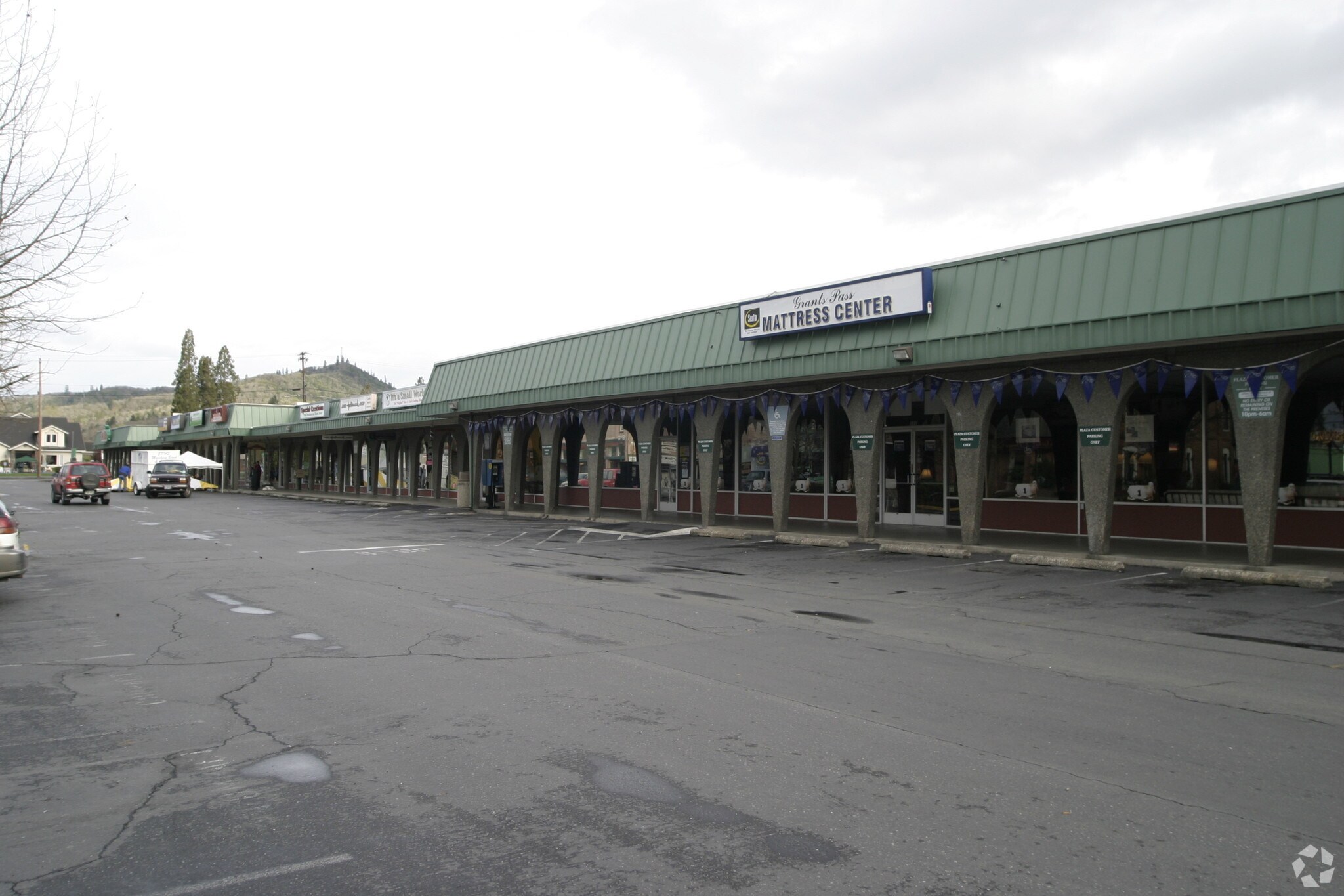 144 SW G St, Grants Pass, OR for sale Primary Photo- Image 1 of 1