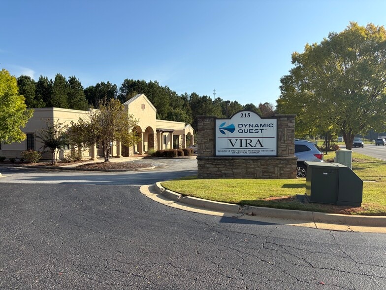 215 Sheraton Blvd, Macon-Bibb, GA for sale - Building Photo - Image 2 of 19