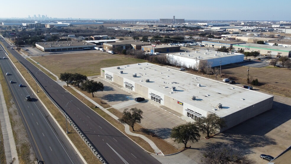 5001 North Fwy, Fort Worth, TX for lease - Building Photo - Image 1 of 4