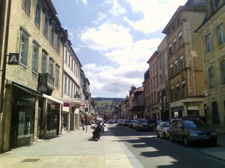 Retail in Pontarlier for lease - Building Photo - Image 3 of 4