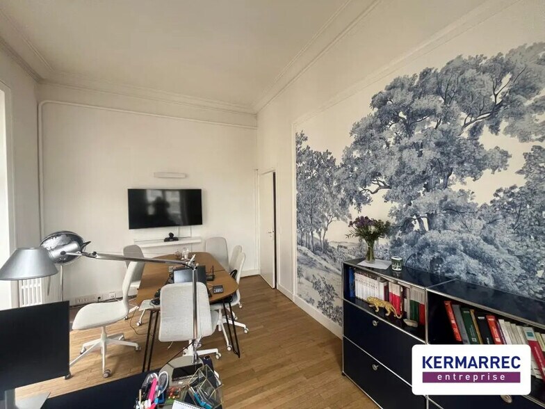 Office in Nantes for lease - Building Photo - Image 2 of 6