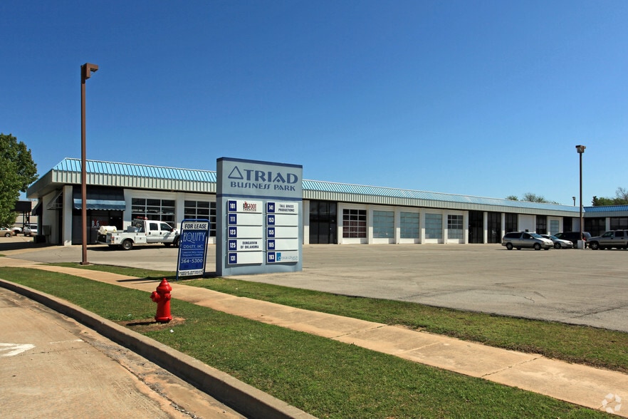 101-193 Triad Village Dr, Norman, OK for lease - Primary Photo - Image 3 of 11