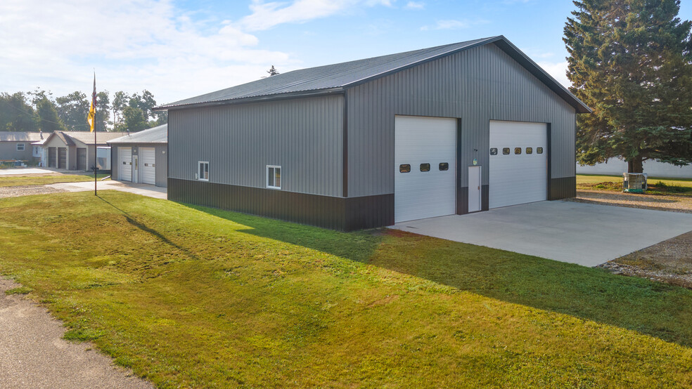 201 7th St, Plaza, ND for sale - Primary Photo - Image 1 of 16