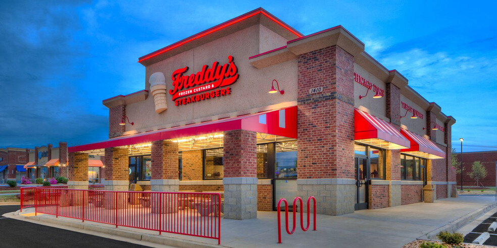 FREDDY’S FROZEN CUSTARD PORTFOLIO portfolio of 4 properties for sale on LoopNet.com - Primary Photo - Image 3 of 6