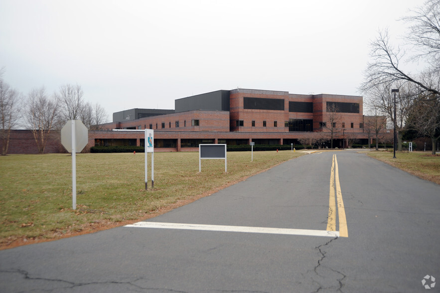 865 Ridge Rd, Monmouth Junction, NJ for sale - Primary Photo - Image 1 of 1