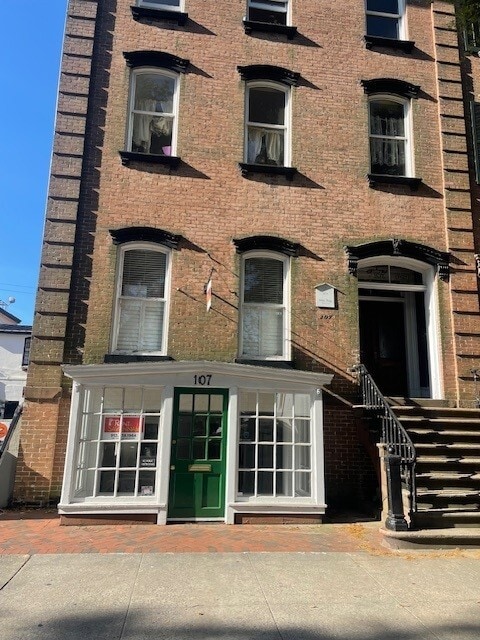 107 W Liberty St, Savannah, GA for lease Interior Photo- Image 1 of 8